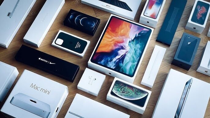 bulk electronics including iPhones and MacBooks from liquidation stock