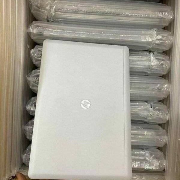 Wholesale laptop pallets ready for shipping from Prime iPhones Distributor